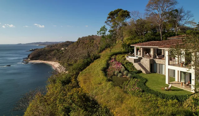 Signature Collection homes overlooking the Pacific